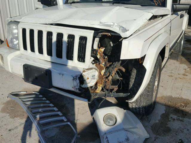 1J8HG48NX6C232160 - 2006 JEEP COMMANDER WHITE photo 9