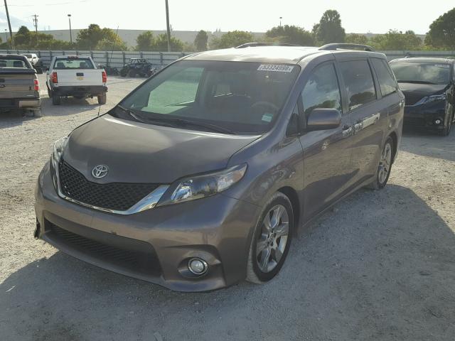 5TDXK3DCXES429083 - 2014 TOYOTA SIENNA SPO SILVER photo 2