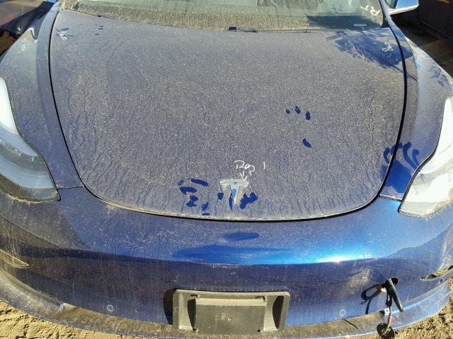 5YJ3E1EA1JF035042 - 2018 TESLA MODEL 3 ლურჯი ფოტო 7