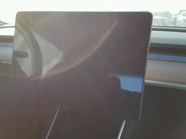 5YJ3E1EA1JF035042 - 2018 TESLA MODEL 3 ლურჯი ფოტო 9