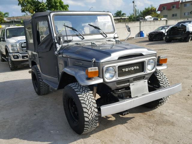 FJ40937975 - 1983 TOYOTA FJ40 GRAY photo 1