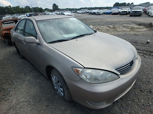 4T1BE32K55U596275 - 2005 TOYOTA CAMRY LE/X GOLD photo 1