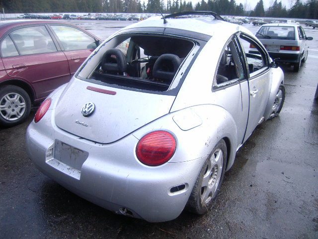 3VWDC21C71M414370 - 2001 VOLKSWAGEN NEW BEETLE Gümüş foto 3