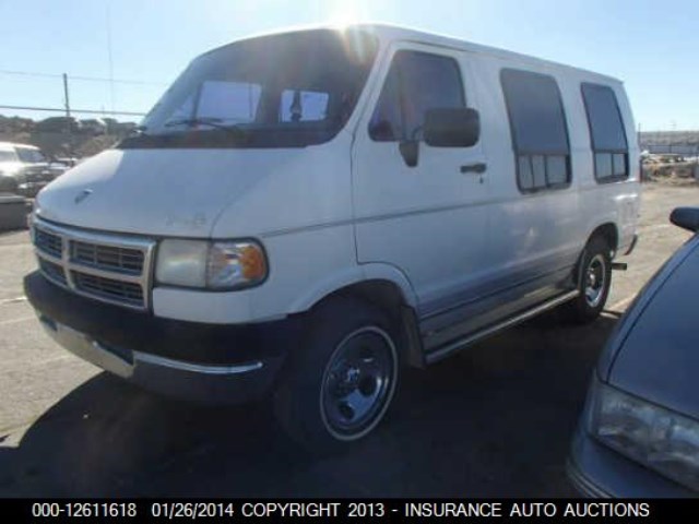 2B6HB21XXTK185301 - 1996 DODGE RAM VAN B2500 WHITE photo 2