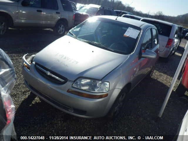 KL1TD66638B244698 - 2008 CHEVROLET AVEO LS SILVER photo 2