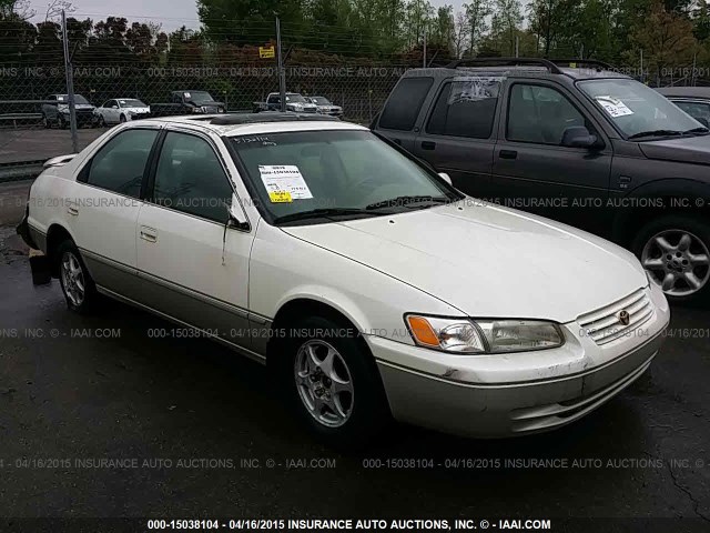 JT2BG22K6X0355224 - 1999 TOYOTA CAMRY LE/XLE WHITE photo 1