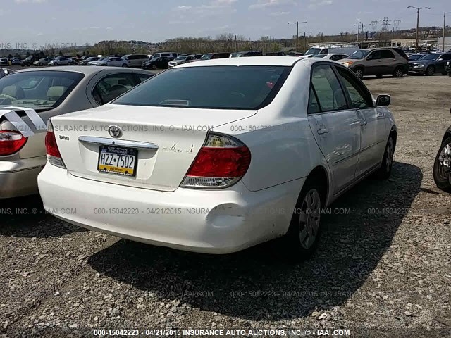 4T1BE32K95U001217 - 2005 TOYOTA CAMRY LE/XLE/SE WHITE photo 4