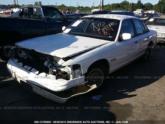 2FALP74WXRX175747 - 1994 FORD CROWN VICTORIA LX WHITE photo 2