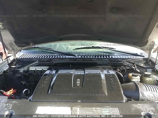 5LMFU285X6LJ07180 - 2006 LINCOLN NAVIGATOR SILVER photo 10