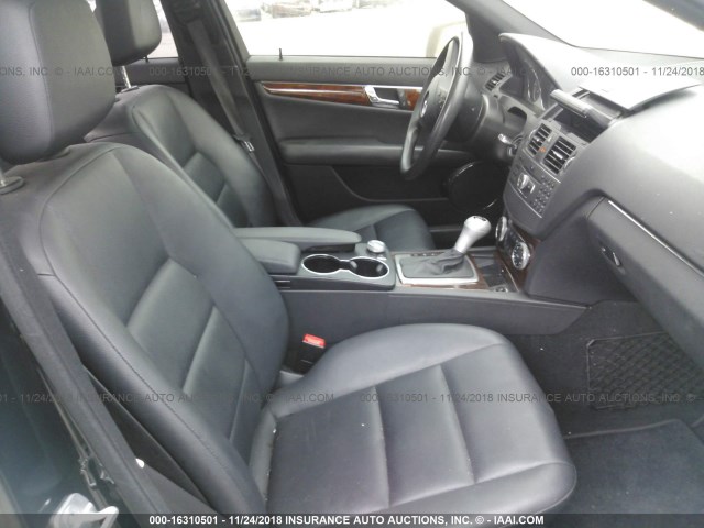 WDDGF5EB5BA460858 - 2011 MERCEDES-BENZ C300 300 BLACK photo 5