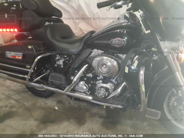 1HD1FC4178Y709236 - 2008 HARLEY-DAVIDSON FLHTCUI BLACK photo 8