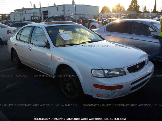 JN1CA21D6TT164253 - 1996 NISSAN MAXIMA GLE/GXE/SE WHITE photo 1