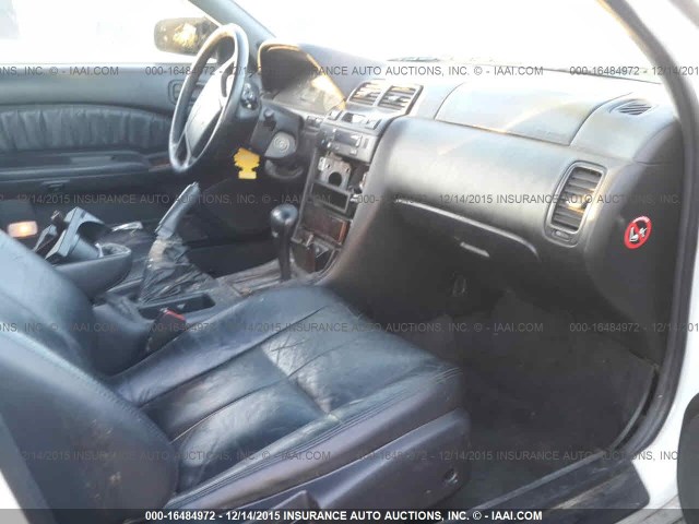 JN1CA21D6TT164253 - 1996 NISSAN MAXIMA GLE/GXE/SE WHITE photo 5