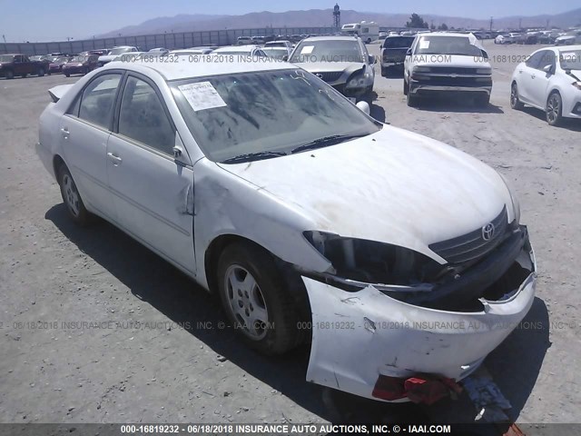 4T1BF32K22U030874 - 2002 TOYOTA CAMRY LE/XLE/SE თეთრი ფოტო 1