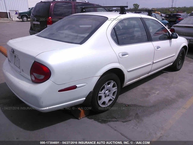 JN1CA31D7YT725296 - 2000 NISSAN MAXIMA GLE/GXE/SE WHITE photo 4