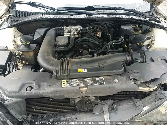 1LNHM87A22Y676275 - 2002 LINCOLN LS 奶油色 照片 10