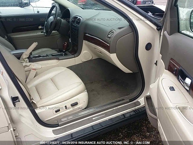 1LNHM87A22Y676275 - 2002 LINCOLN LS 奶油色 照片 5