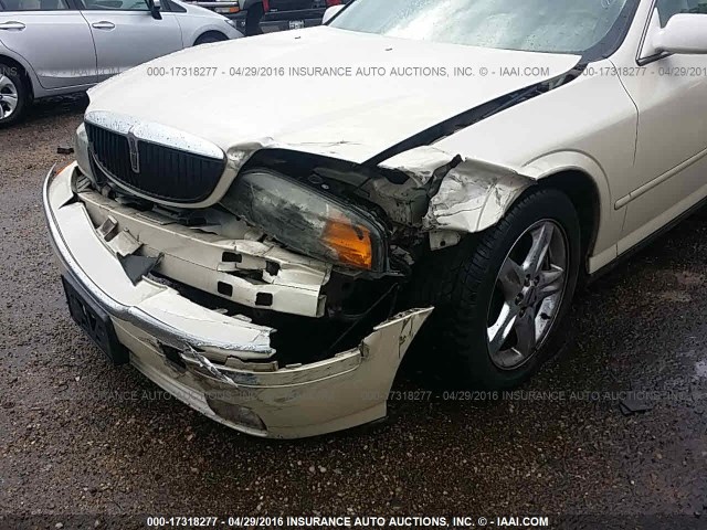 1LNHM87A22Y676275 - 2002 LINCOLN LS 奶油色 照片 6