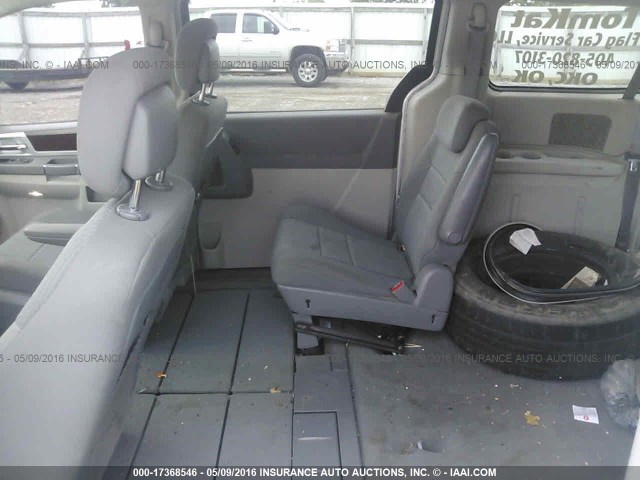 2A4RR5D12AR278879 - 2010 CHRYSLER TOWN & COUNTRY TOURING SILVER photo 8