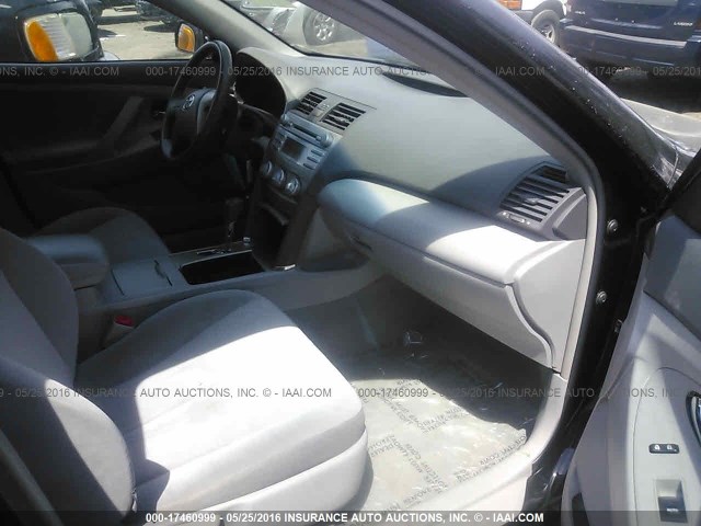 4T1BF3EK6AU522303 - 2010 TOYOTA CAMRY SE/LE/XLE BLACK photo 5