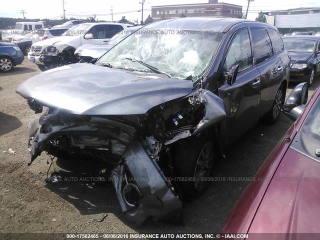 5N1AR2MMXFC603575 - 2015 NISSAN PATHFINDER S/SV/SL/PLATINUM GRAY photo 2