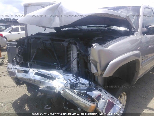 1GCHC23206F106196 - 2006 CHEVROLET SILVERADO C2500 HEAVY DUTY GRAY photo 6