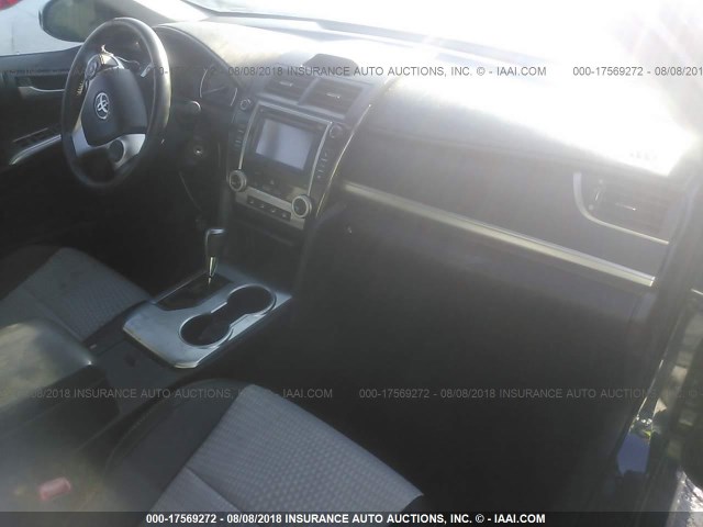 4T1BF1FK6DU259477 - 2013 TOYOTA CAMRY L/SE/LE/XLE შავი ფოტო 5