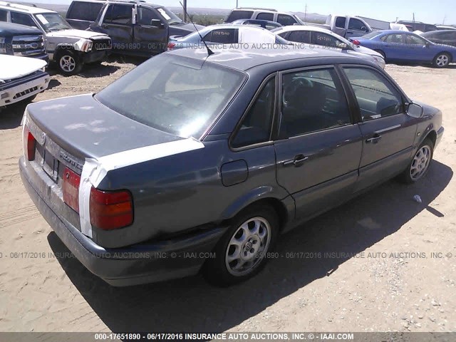 WVWEE83A4TE106534 - 1996 VOLKSWAGEN PASSAT GLX ლურჯი ფოტო 4