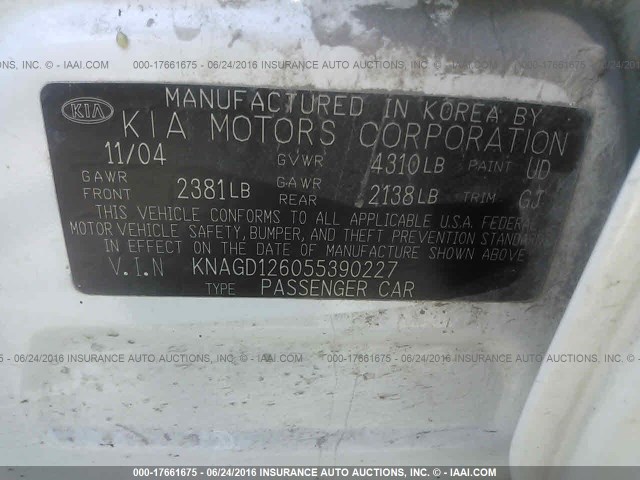 KNAGD126055390227 - 2005 KIA OPTIMA LX/EX WHITE photo 9