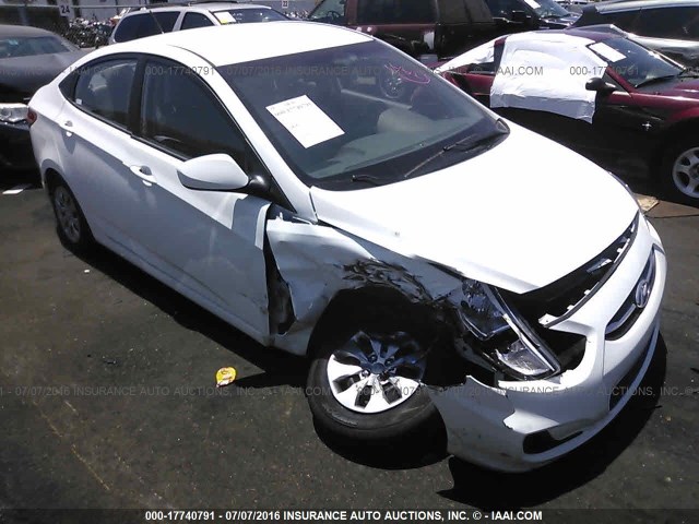 KMHCT4AE2GU104798 - 2016 HYUNDAI ACCENT SE WHITE photo 1