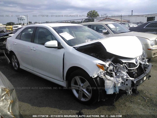 4T1BF1FK2EU310152 - 2014 TOYOTA CAMRY L/SE/LE/XLE 白色 照片 1