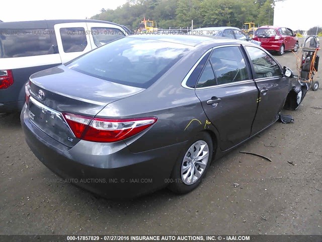 4T4BF1FK3FR462173 - 2015 TOYOTA CAMRY LE/XLE/SE/XSE GRAY photo 4
