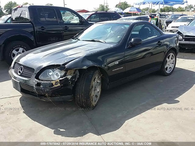 WDBKK47F2YF164152 - 2000 MERCEDES-BENZ SLK 230 KOMPRESSOR BLACK photo 2