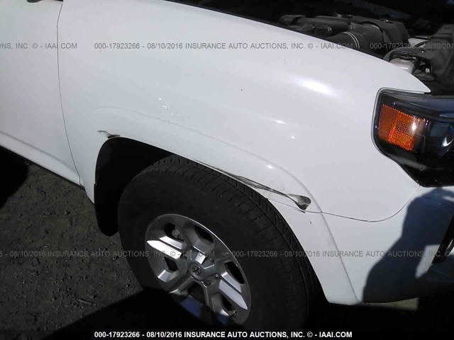 JTEBU5JR7G5296148 - 2016 TOYOTA 4RUNNER SR5 PRM/LTD/TRL/TLPRM/TRD WHITE photo 6