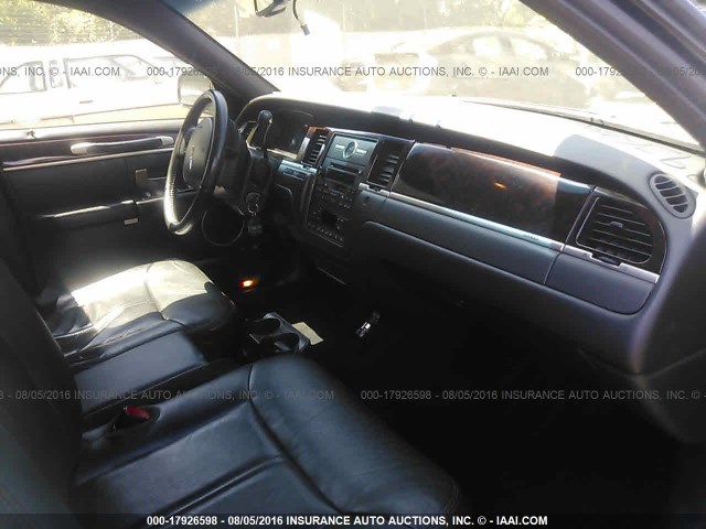 2LNBL8EV5BX753851 - 2011 LINCOLN TOWN CAR EXECUTIVE L BLACK photo 5