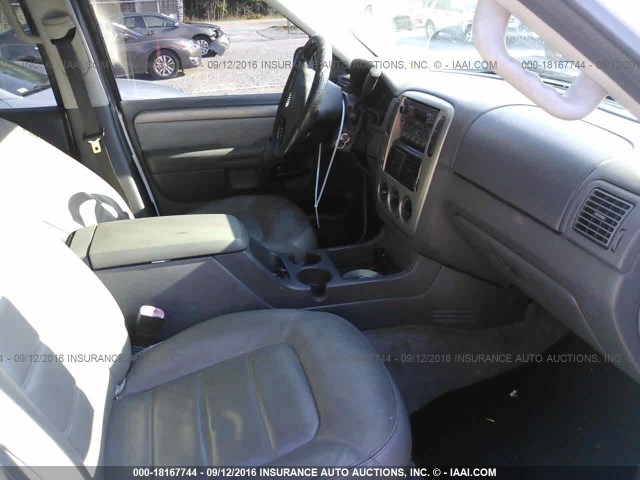 1FMDU63W44UB04218 - 2004 FORD EXPLORER XLT/XLT SPORT/NBX 白色 照片 5