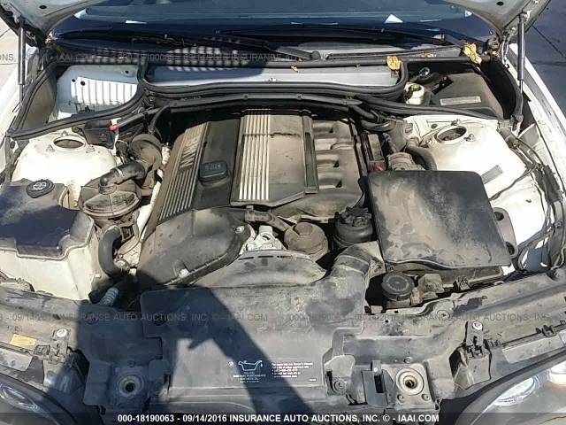 WBABD33444PL05833 - 2004 BMW 325 CI WHITE photo 10