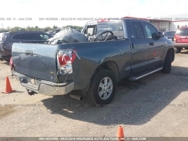 5TFRV541X9X072935 - 2009 TOYOTA TUNDRA DOUBLE CAB/DOUBLE CAB SR5 GRAY photo 4