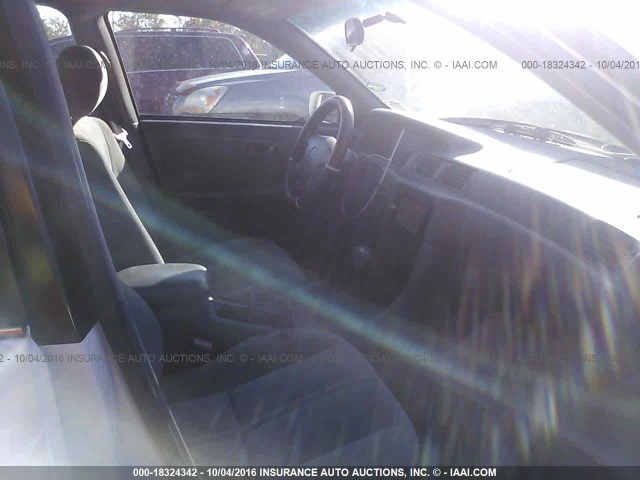 4T1BG22K81U828284 - 2001 TOYOTA CAMRY CE/LE/XLE WHITE photo 5