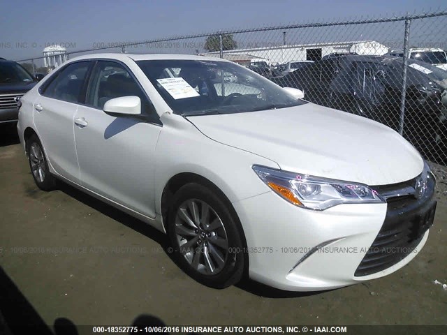 4T1BK1FK3HU578112 - 2017 TOYOTA CAMRY XSE/XLE WHITE photo 1