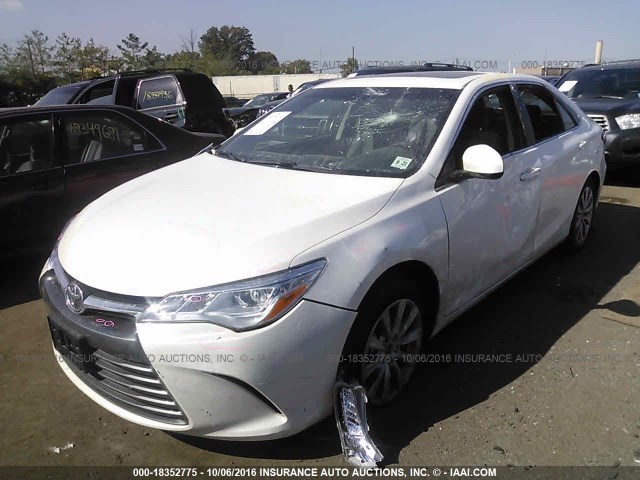 4T1BK1FK3HU578112 - 2017 TOYOTA CAMRY XSE/XLE WHITE photo 2