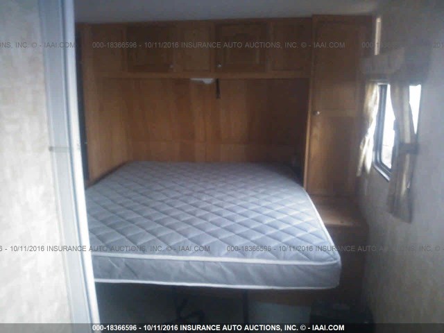 4X4TCTC2X8Y200345 - 2008 FOREST RIVER OTHER  WHITE photo 5