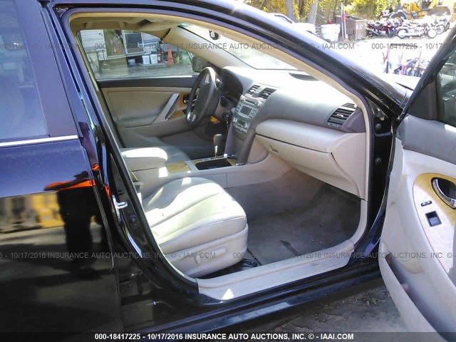 4T1BK46K67U535299 - 2007 TOYOTA CAMRY NEW GENERAT LE/XLE/SE BLACK photo 5