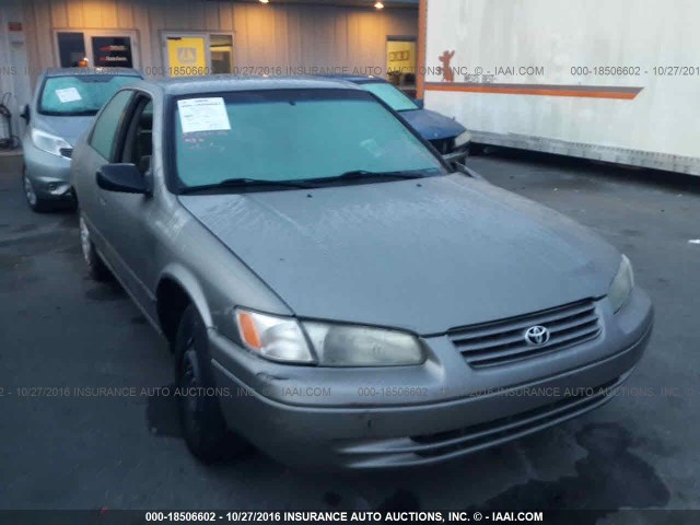 JT2BG22KXW0126561 - 1998 TOYOTA CAMRY CE/LE/XLE 香槟色 照片 1