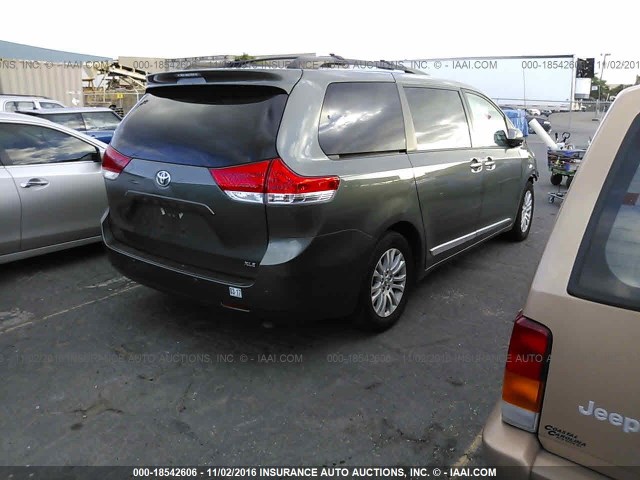 5TDYK3DC0DS362934 - 2013 TOYOTA SIENNA XLE/LIMITED GREEN photo 4