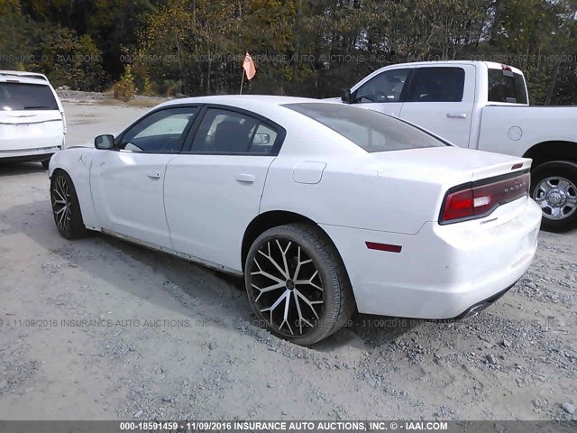 2B3CL3CG7BH607169 - 2011 DODGE CHARGER WHITE photo 3