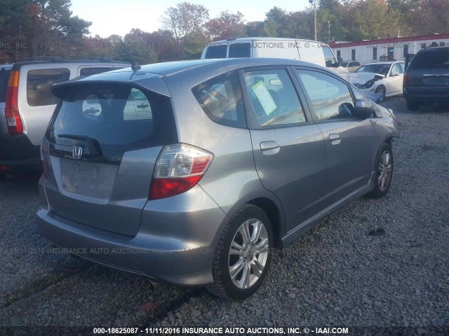 JHMGE88489S010622 - 2009 HONDA FIT SPORT GRAY photo 4