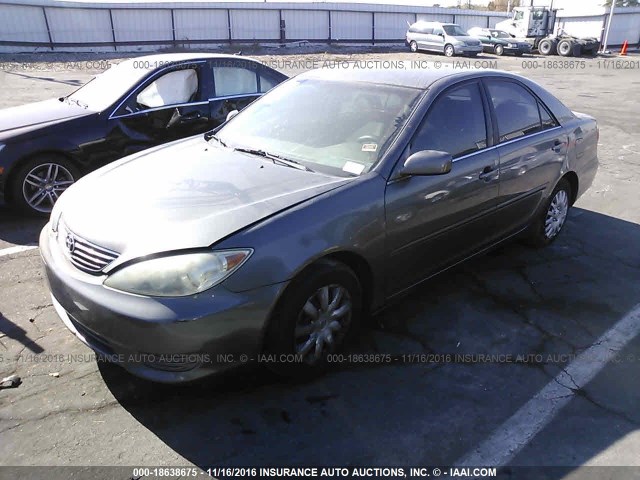 4T1BE32K66U642715 - 2006 TOYOTA CAMRY LE/XLE/SE ბეჟი ფოტო 2