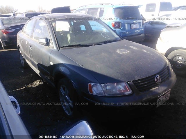 WVWPD23B8YP229458 - 2000 VOLKSWAGEN PASSAT GLX GRAY photo 1