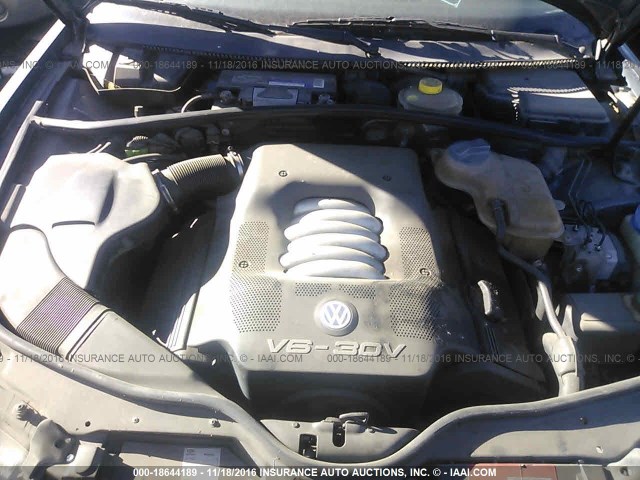 WVWPD23B8YP229458 - 2000 VOLKSWAGEN PASSAT GLX GRAY photo 10